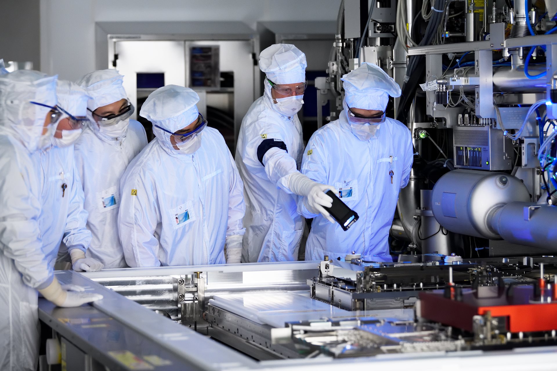cleanroom euv wafer stage training